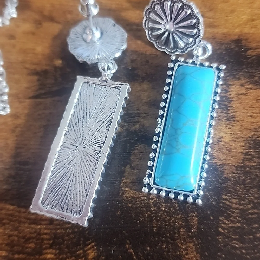 Vintage Western-style Turquoise Jewelry Sets, Which Are Composed Of Various Ele-